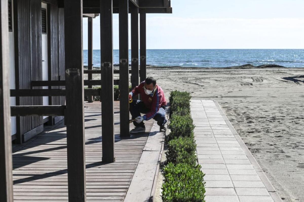 Fase 2, da Inail e Iss linee guida per ristoranti e spiagge - 