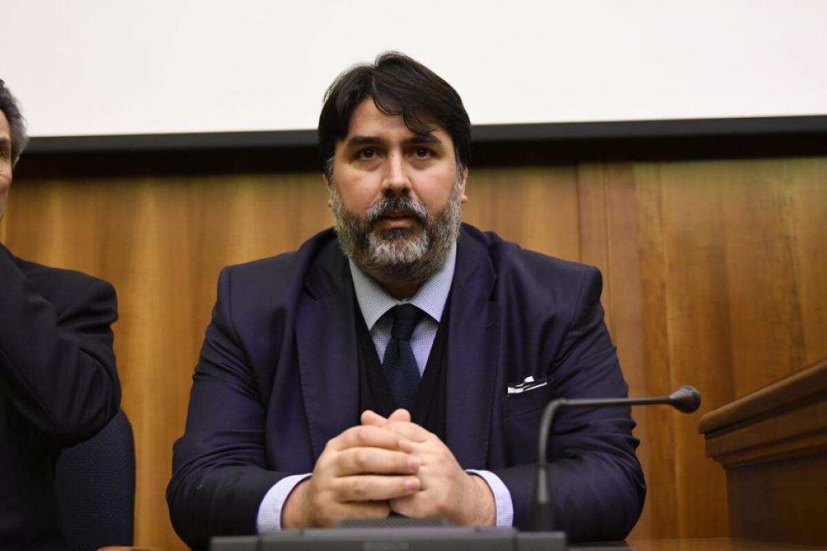 Coronavirus, Sardegna: Solinas “Attivita’ commerciali riaprono subito” - 