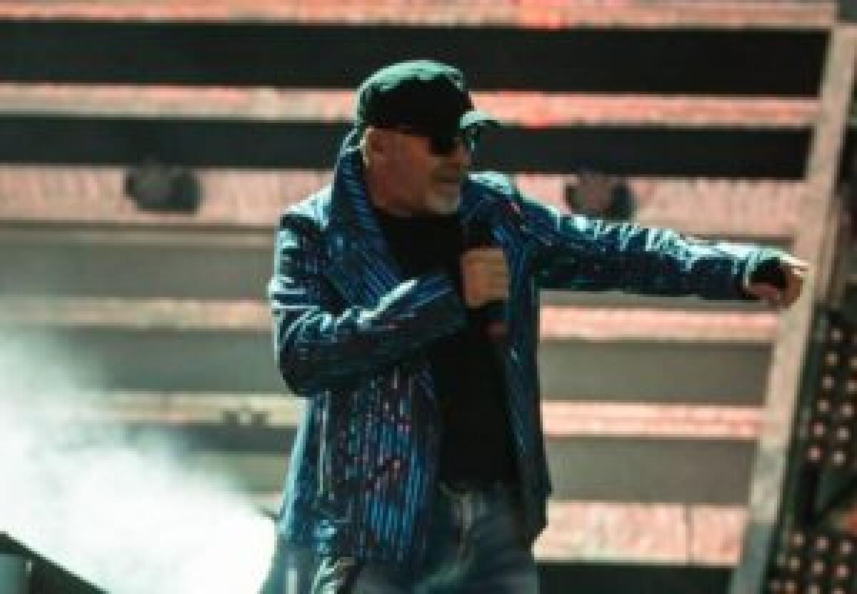 Vasco Rossi rimanda i concerti a giugno 2021 -