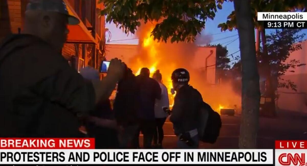 Negli Usa esplode la rabbia per morte George Floyd, proteste e scontri - 