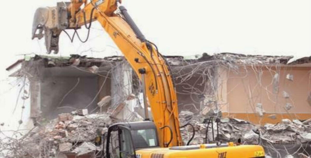 Abusivismo, nuove ordinanze demolizione: sanzioni fino a 20 mila euro per proprietari - Immagini di repertorio