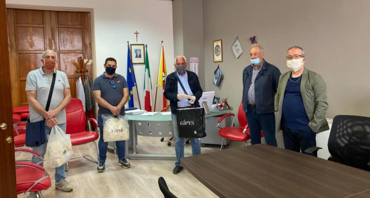Emergenza Covid, mascherine donate a cittadini e quartieri - Ieri la consegna ai comitati di quartiere