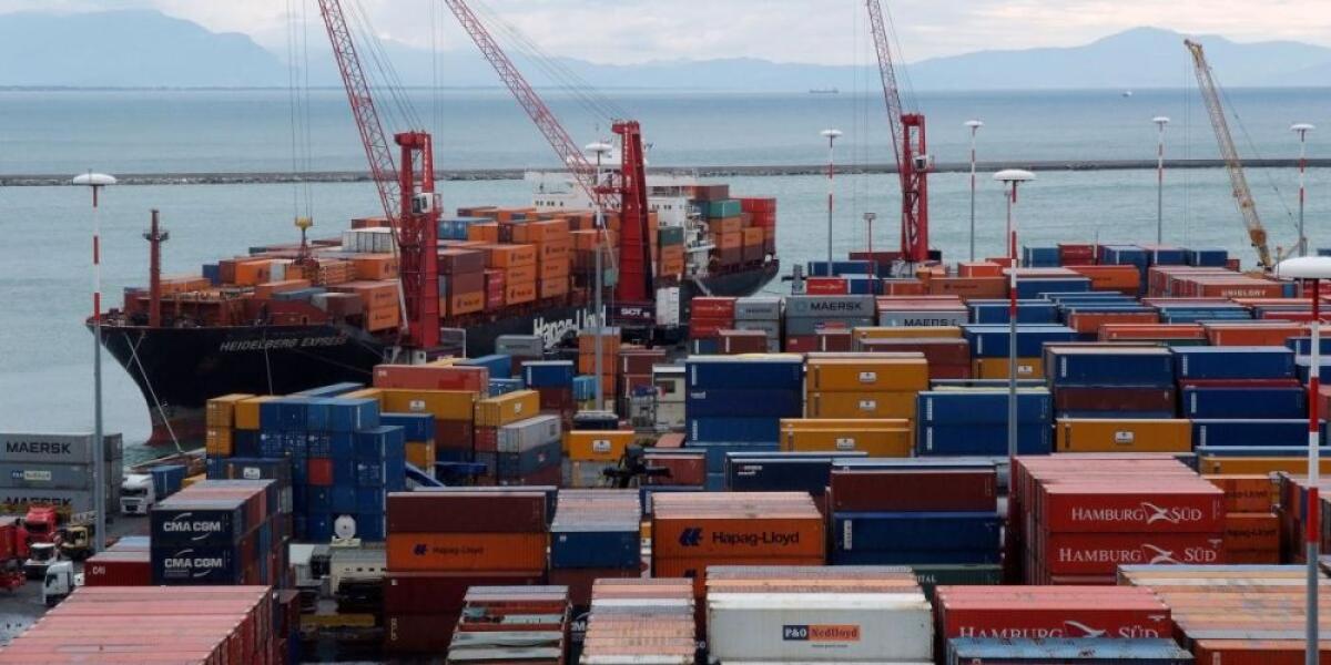 Corruzione e traffico di rifiuti al porto di Salerno, 69 misure - 