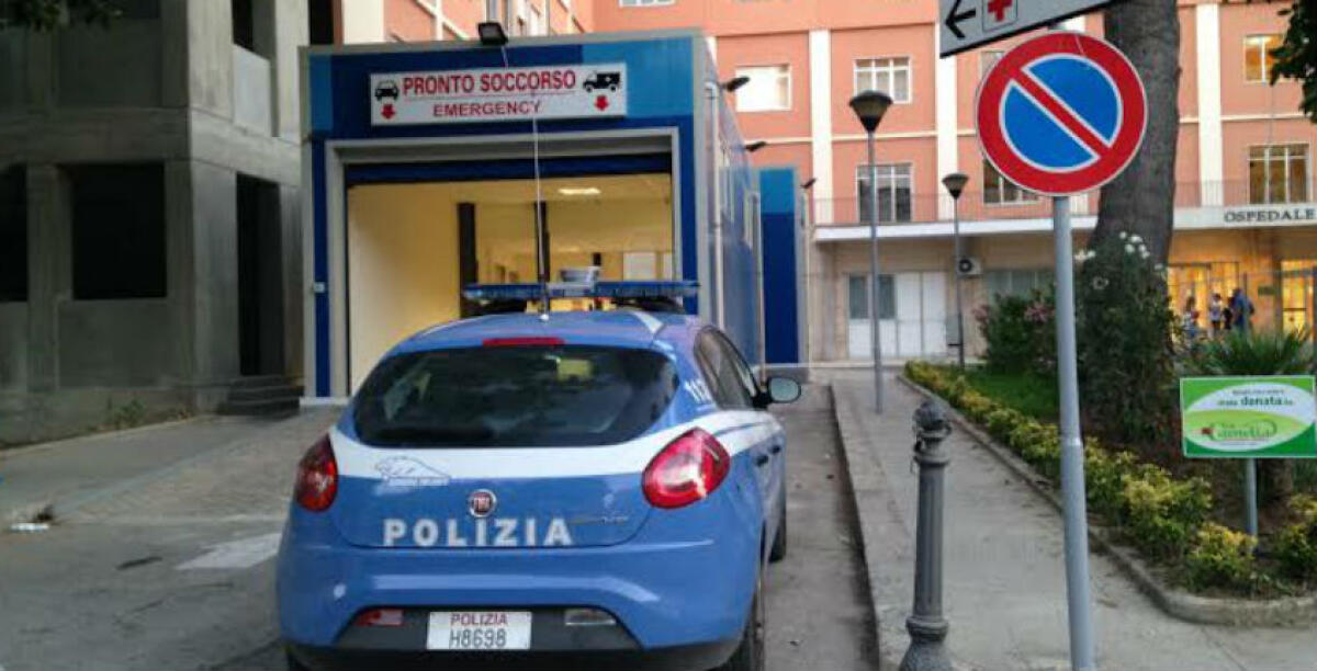 Ha aggredito i familiari, uomo bloccato e trasferito in ospedale: sarà sottoposto a Tso -