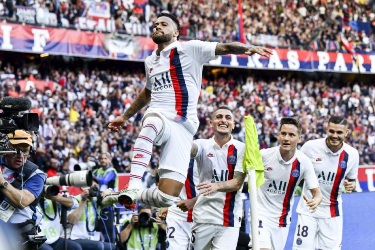 Neymar partecipa al torneo benefico di poker “Stars call for action” - 