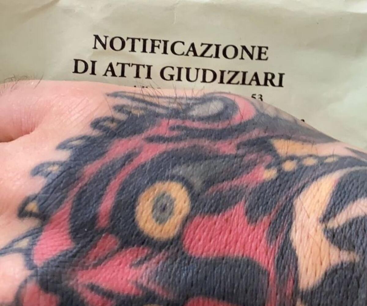 Fedez querelato dal Codacons “Onorificenze per aver dato una mano…” - 