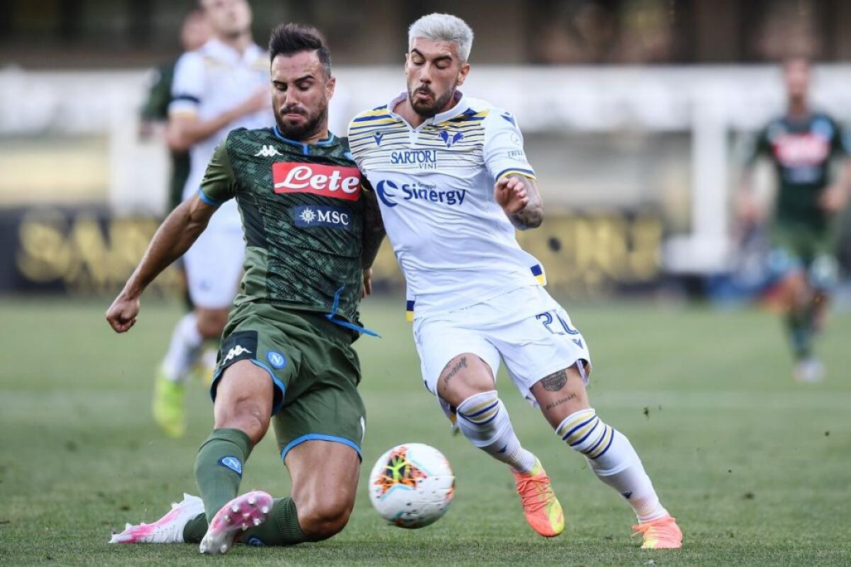Il Napoli vince a Verona, Cagliari esulta con la Spal nel recupero - 