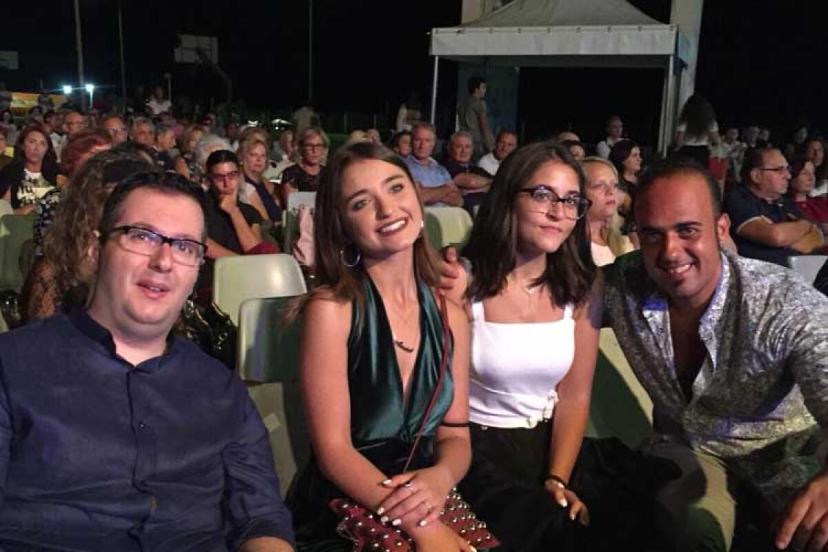 Il premio "Eleonora Lavore" approda al "Parioli", al via le selezioni in cinque Paesi - La talentuosa Alys con il patron Giuseppe Lavore e i due cantanti gelesi in gara.