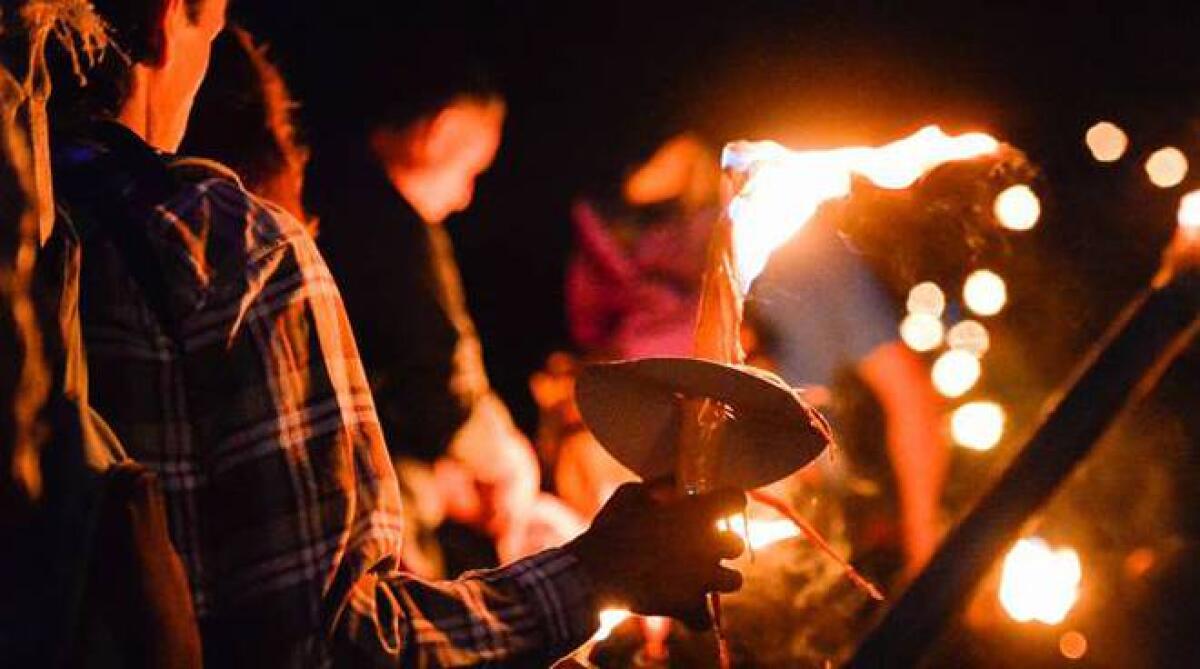 Una fiaccolata per ricordare le giovani vite spezzate sulla strada - 