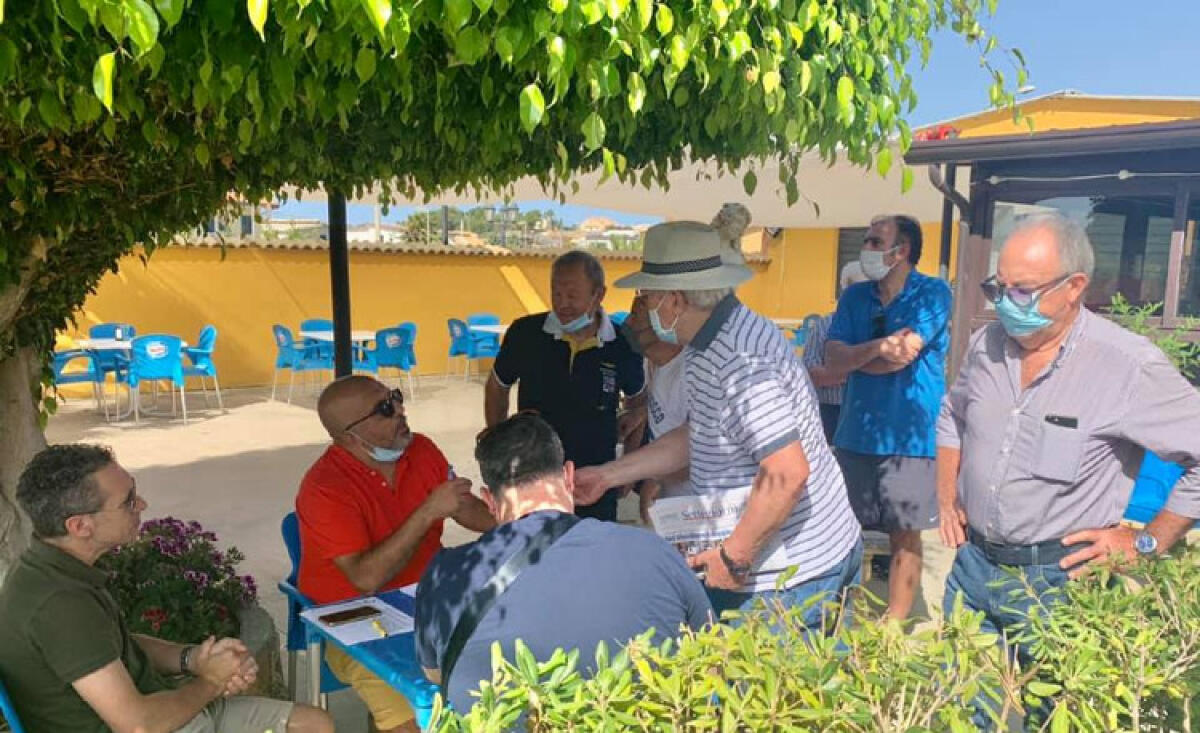 Trecento firme per la rete fognaria, "Viviamo Manfria": "Informeremo procura" - "ViviamoManfria" ha anche raccolto firme sul tema della rete fognaria