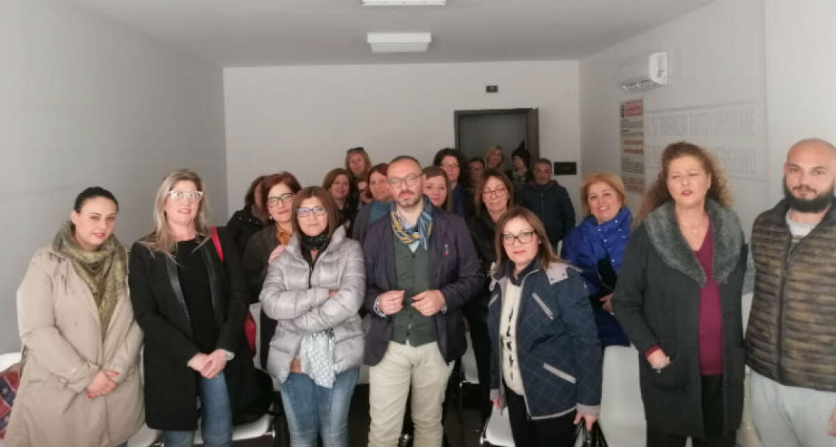 Allerta Covid, stop a mense e servizi pulizia: sindacati e lavoratori chiedono ripresa - Anche le operatrici locali della refezione attendono risposte