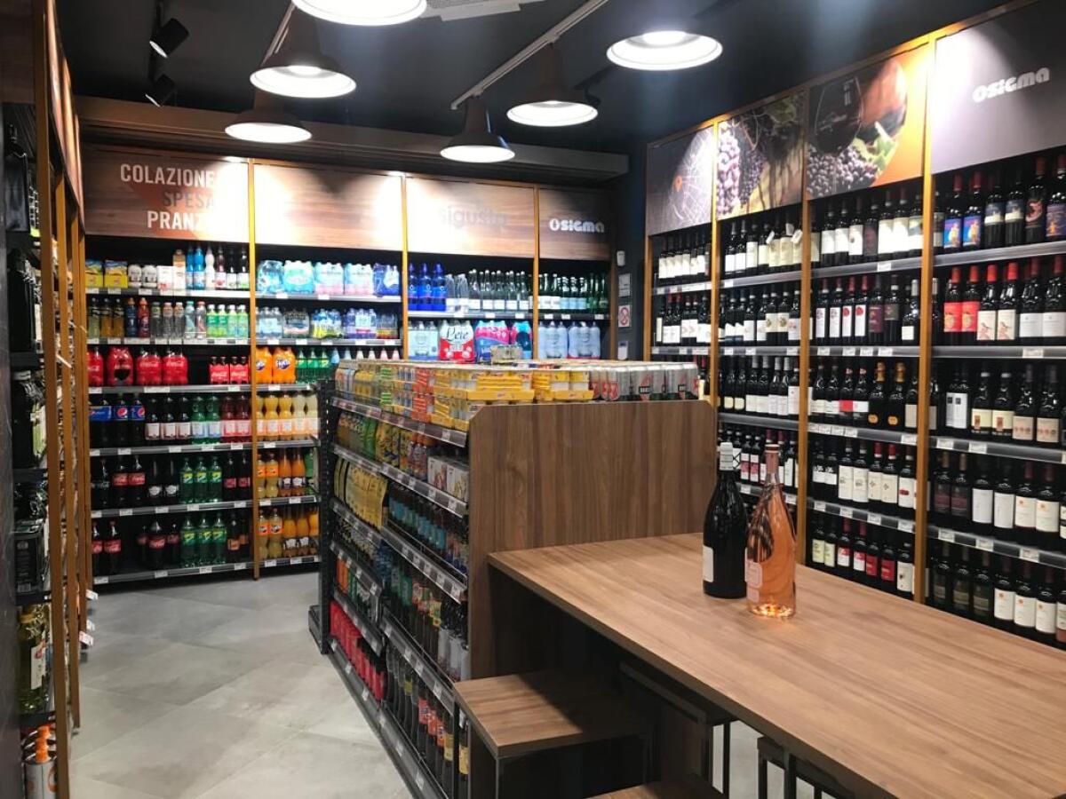 A Milano l’aperitivo adesso si fa anche al supermercato - 