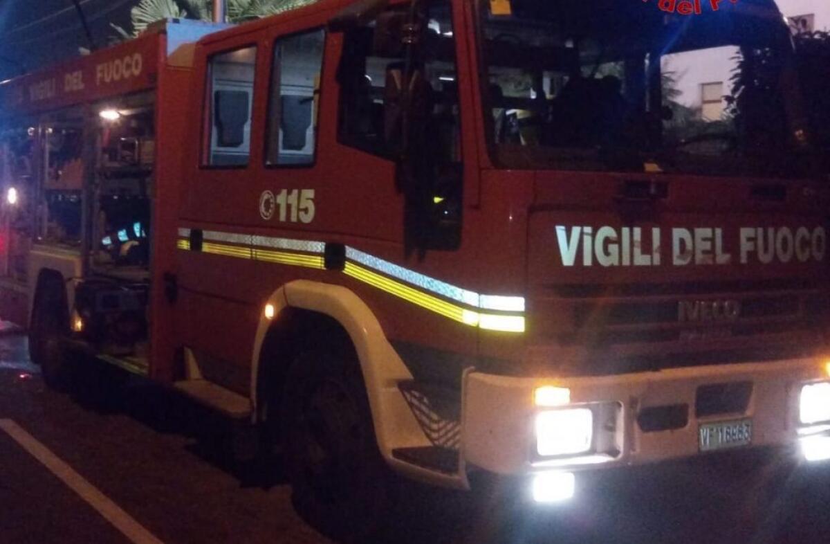 In fiamme Riserva di Monte Cofano nel Trapanese - 