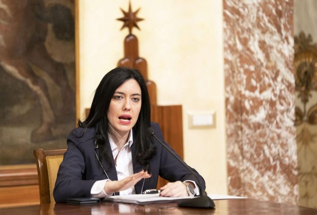 Scuola, Azzolina “Basta toni apocalittici, a settembre si ritorna” - 