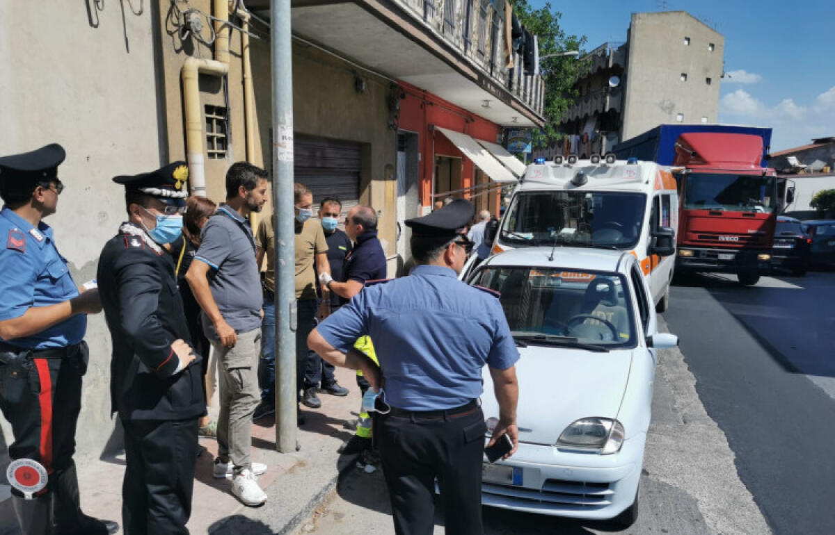 Trovato senza vita dentro l'auto, morto per un infarto - 