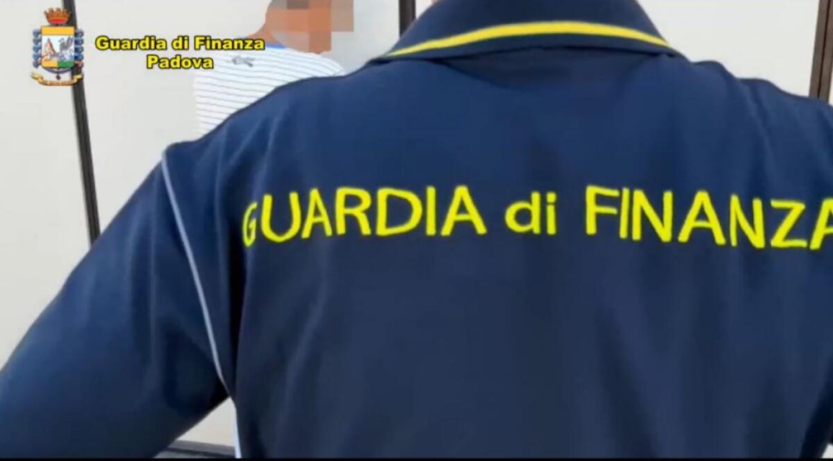 Auto di lusso, Guardia di Finanza scopre una maxi frode internazionale - 
