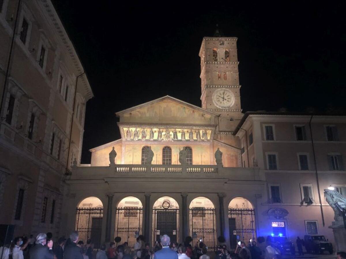 Roma, nuova illuminazione per la Basilica di Santa Maria in Trastevere - 