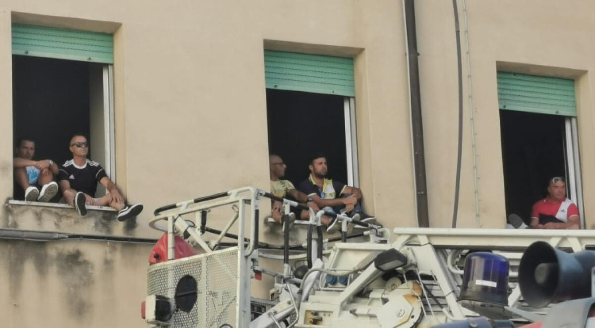La Tekra assume ma non i suoi ex operai, diffide di Cgil e Usb - I diciotto ex Tekra hanno protestato per diversi mesi dopo il mancato rinnovo dei contratti a termine 