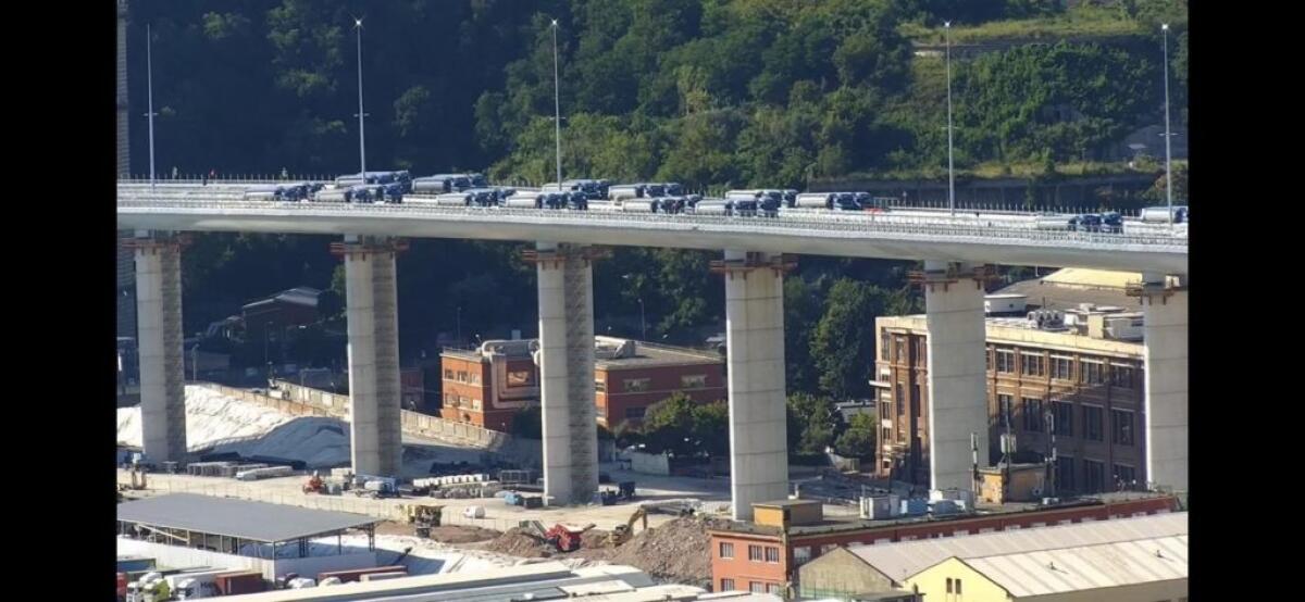 Al via prove collaudo del nuovo ponte di Genova, testato da 56 tir - 