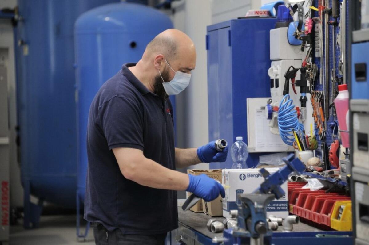 Il Pil crolla del 12,4% nel secondo trimestre, ai minimi dal 1995 - 