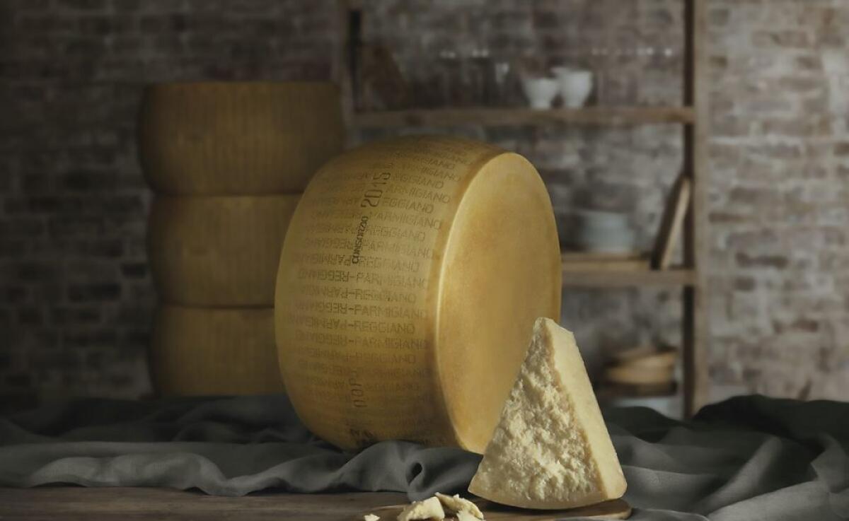 Il Parmigiano Reggiano anche negli Autogrill, al via nuova partnership - 