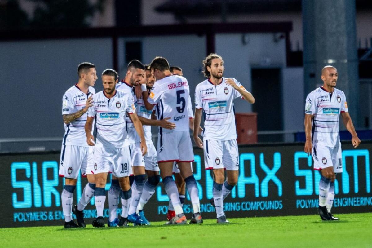 Il Crotone torna in serie A dopo due anni - 