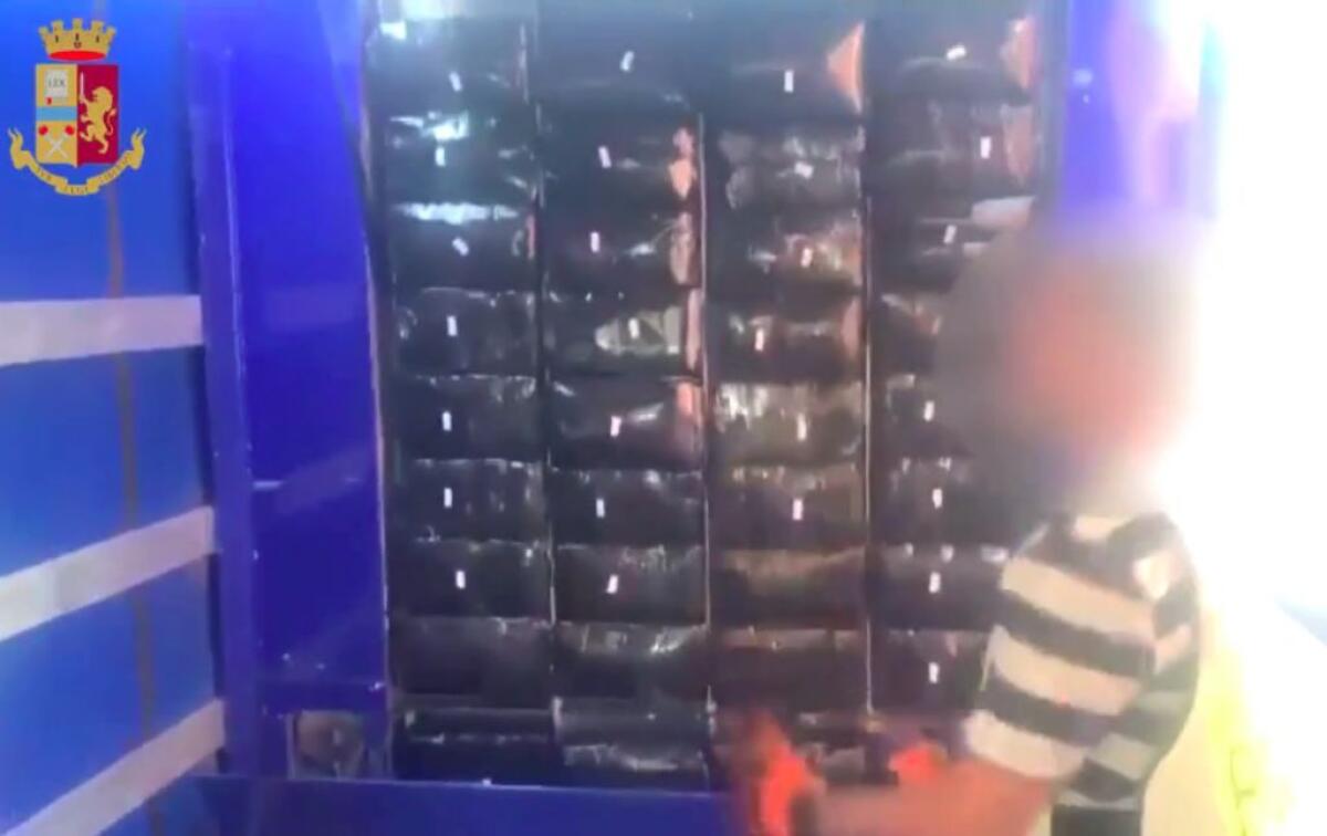 Autotrasportatore spagnolo arrestato a Milano con 350 kg di Hashish - 