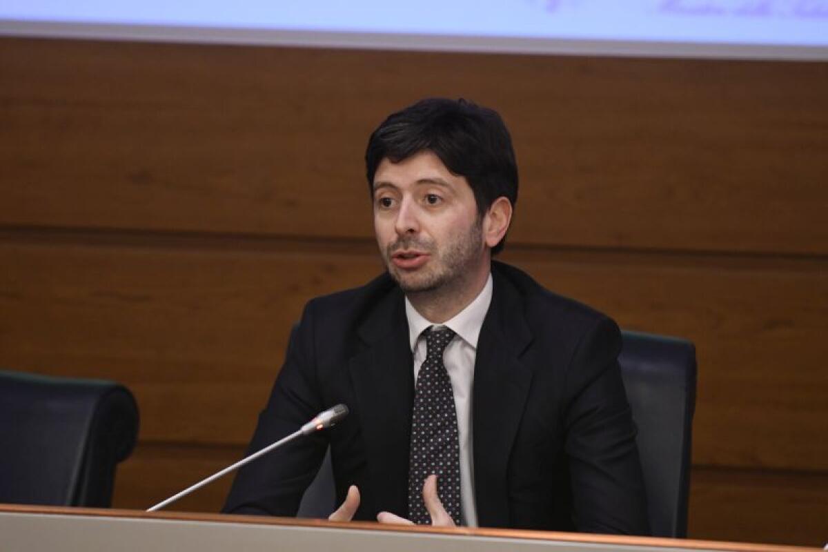 Speranza “Mascherine e distanziamento ancora essenziali” - 