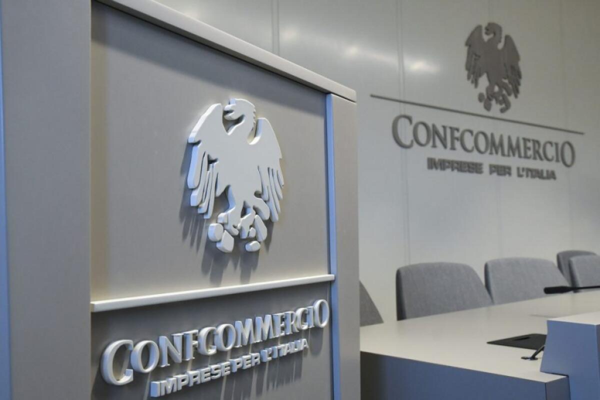 Confcommercio, nel secondo trimestre Pil -22,5% su base annua - 
