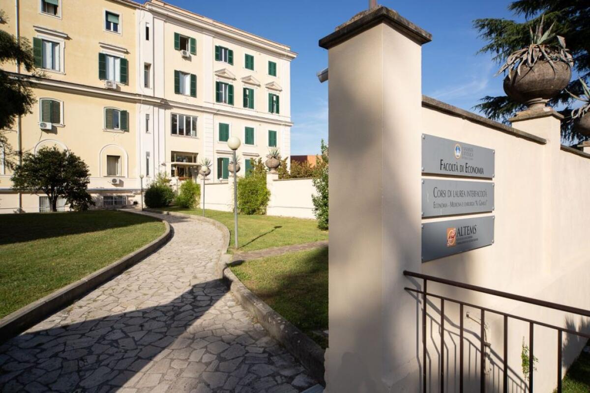 Università Cattolica, Economia: a Roma giovedì test per corso triennale - 