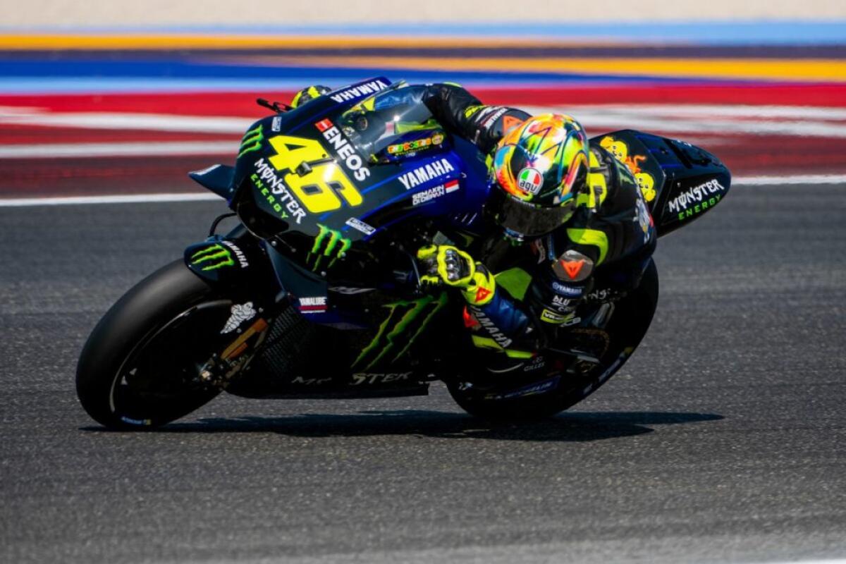 In MotoGP Zarco trova la pole a Brno, Rossi parte decimo - 