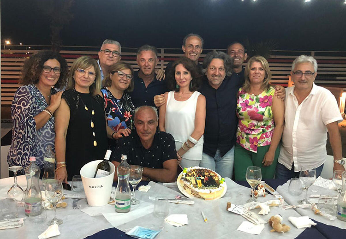 Una classe di terza media si rivede dopo 37 anni - 