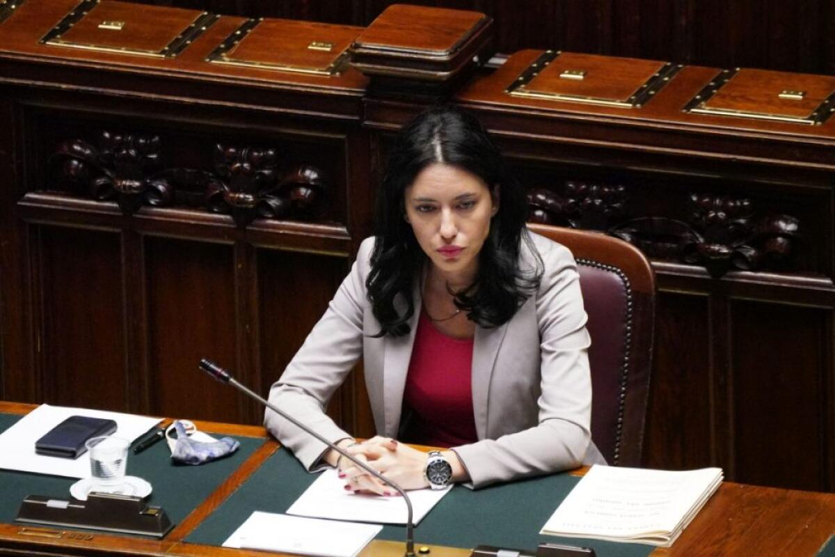 Azzolina “Le scuole riapriranno, è un imperativo morale” - 