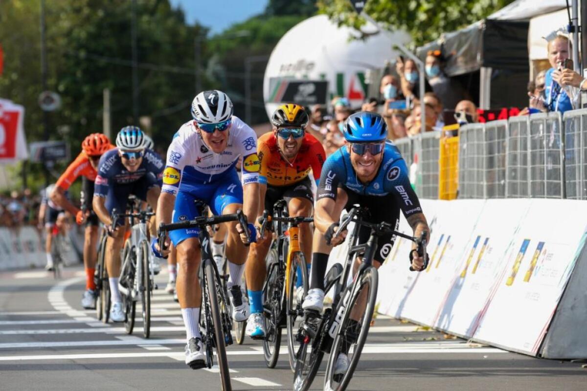Nizzolo si laurea campione europeo a Plouay, battuto Demare - 