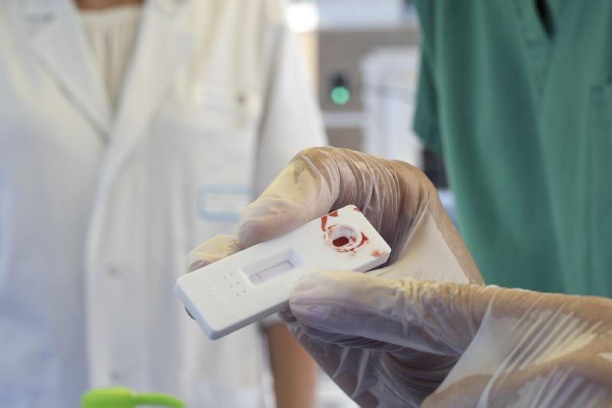 Coronavirus, nuova crescita dei contagi con 523 positivi - 