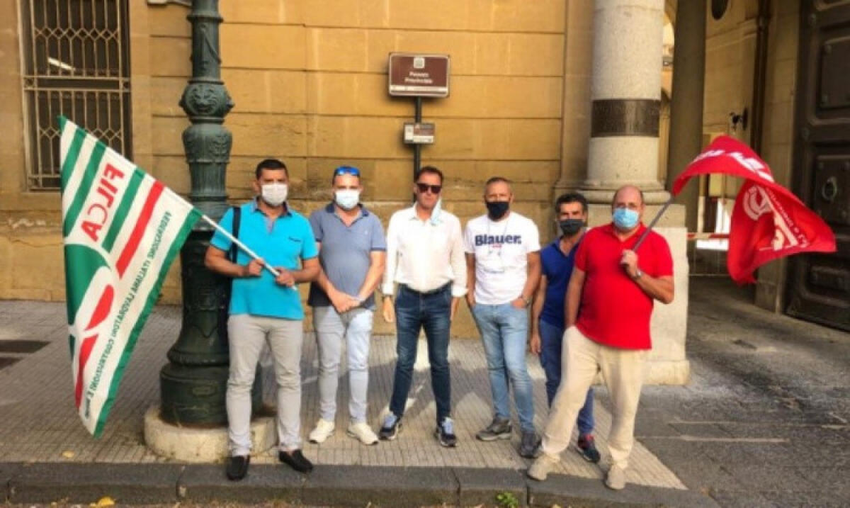 Ex Trainito, verifiche Sicindustria su disponibilità ad assuzioni nell'indotto Enimed - La scorsa settimana hanno organizzato un sit-in davanti alla prefettura