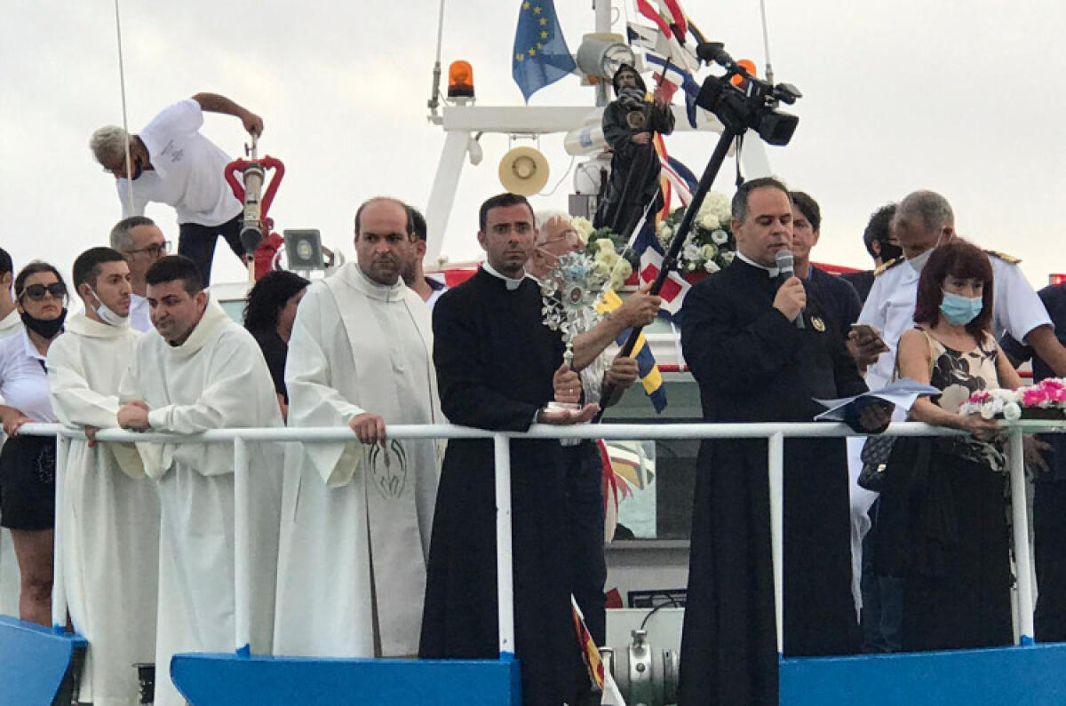 "Santu Patri vogliamo il porto", reso onore al santo della gente di mare - La celebrazione in onore di San Francesco di Paola