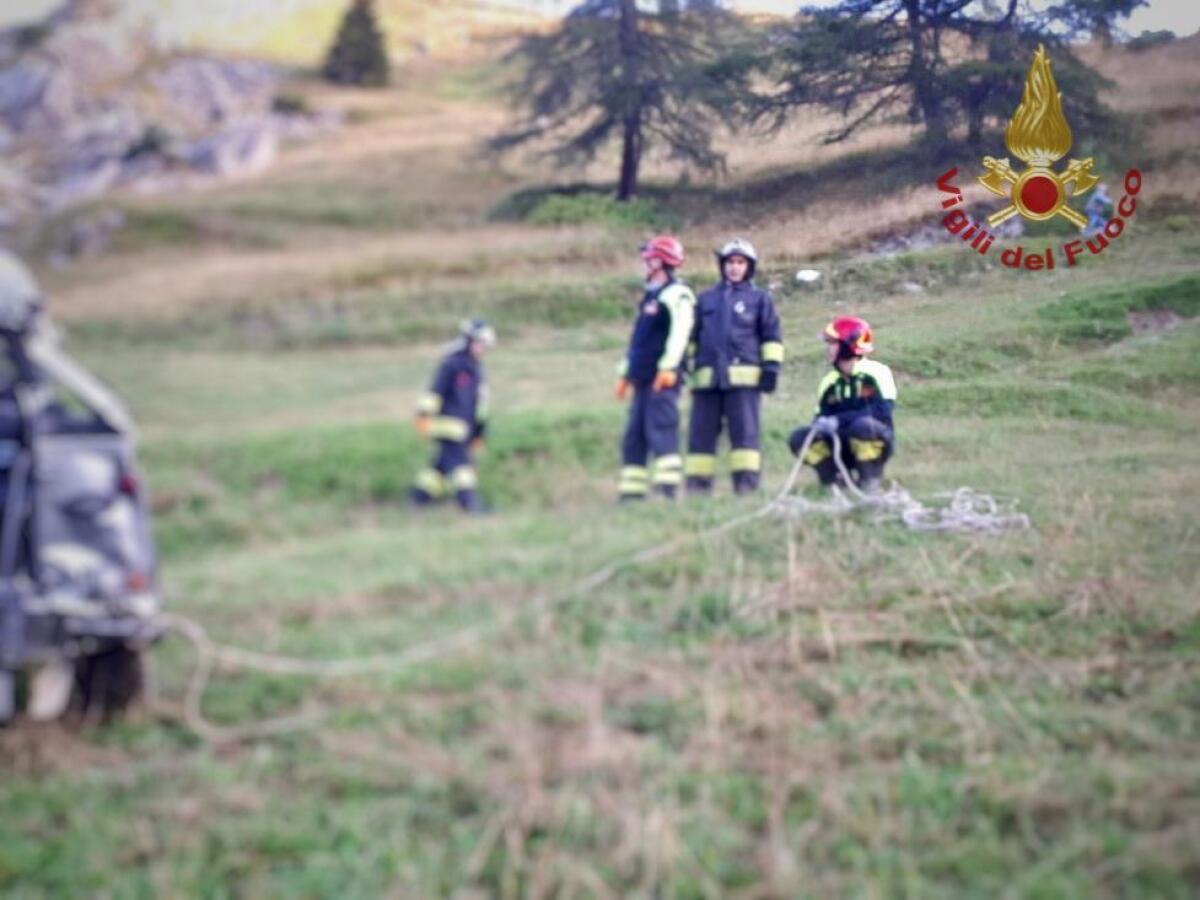 Auto precipita in un dirupo nel Cuneese, morti 5 giovani - 