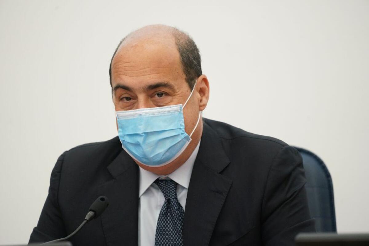 Zingaretti “Scellerati per farsi pubblicità si tolgono la mascherina” - 