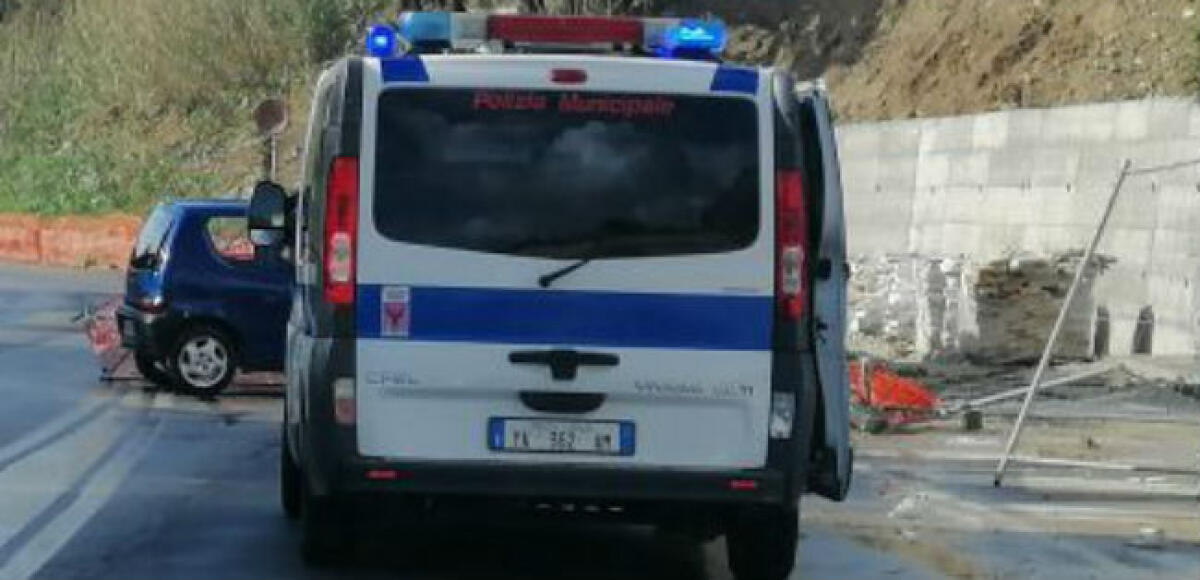 Grave incidente stradale sul lungomare, coinvolta minore: madre e figlia risarcite - 