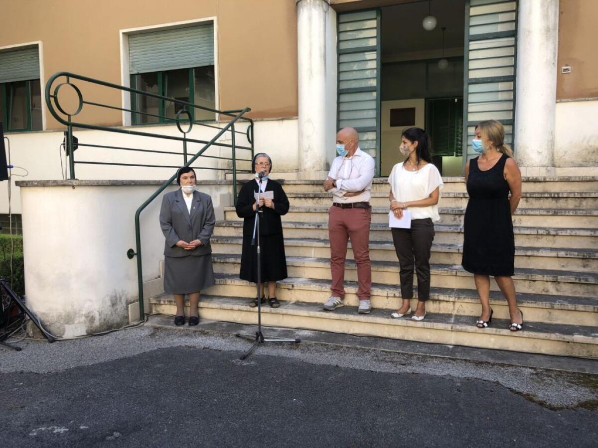 Aule scuola in un istituto religioso a Roma, Raggi visita stabile - 