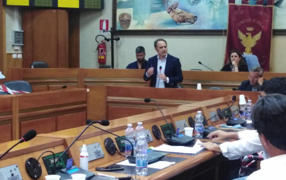 Crisi idrica, maggioranza Greco senza numeri: non passa documento finale - Conti conferma che si stanno valutando i curriculum dei "candidati"