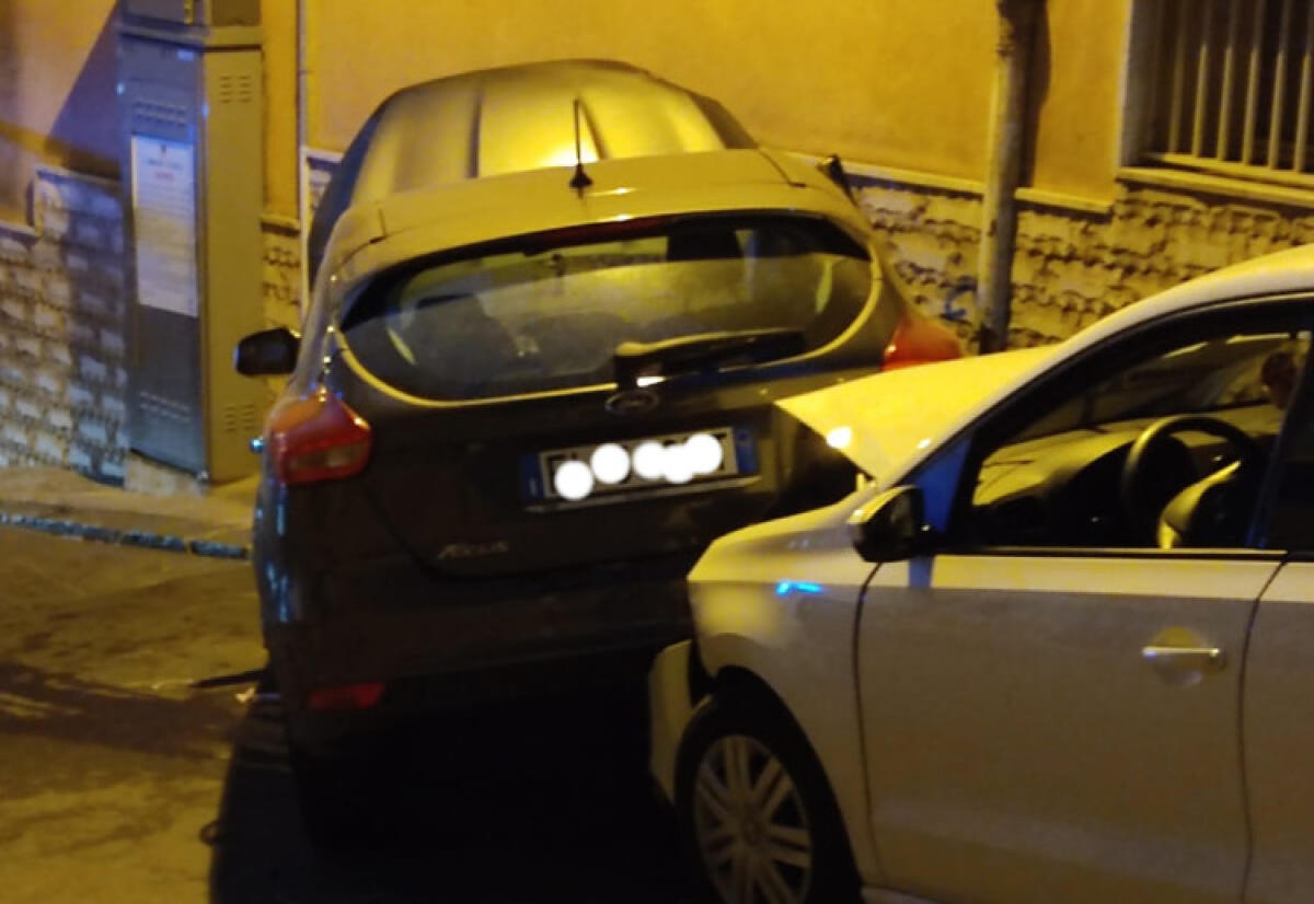 Violento impatto tra auto in via Bevilacqua, ci sono feriti - Lo scontro in via Bevilacqua