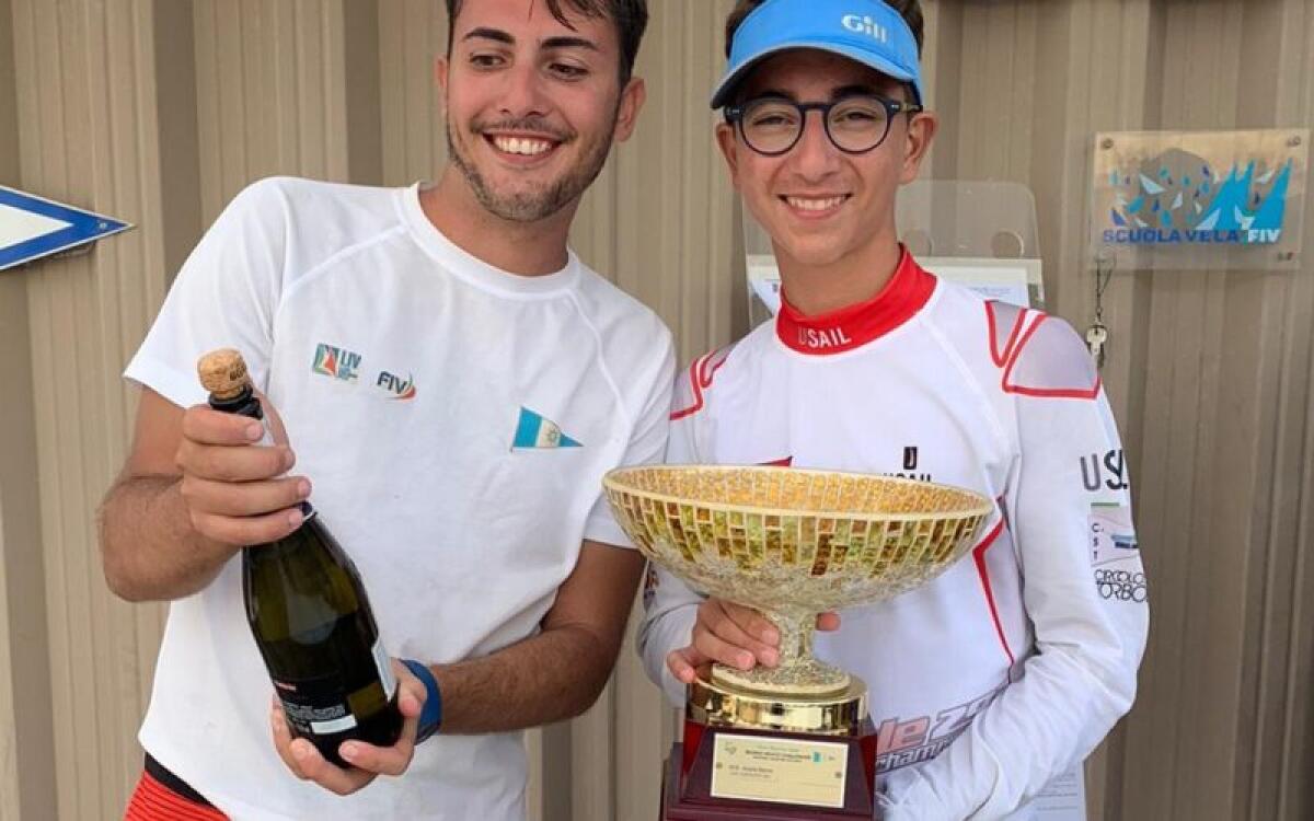 Vela di prestigio in ricordo di Guzzardi, classifica open e trofeo al giovane Liardo - Liardo (con il trofeo in mano) ha vinto la classifica Open