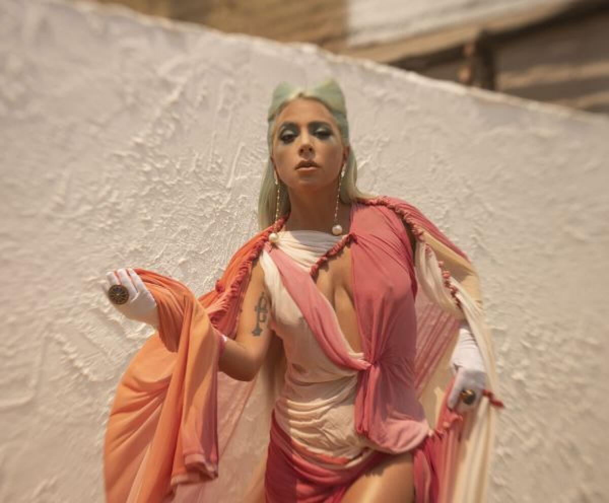 Lady Gaga, arriva in radio il nuovo singolo “911” - 
