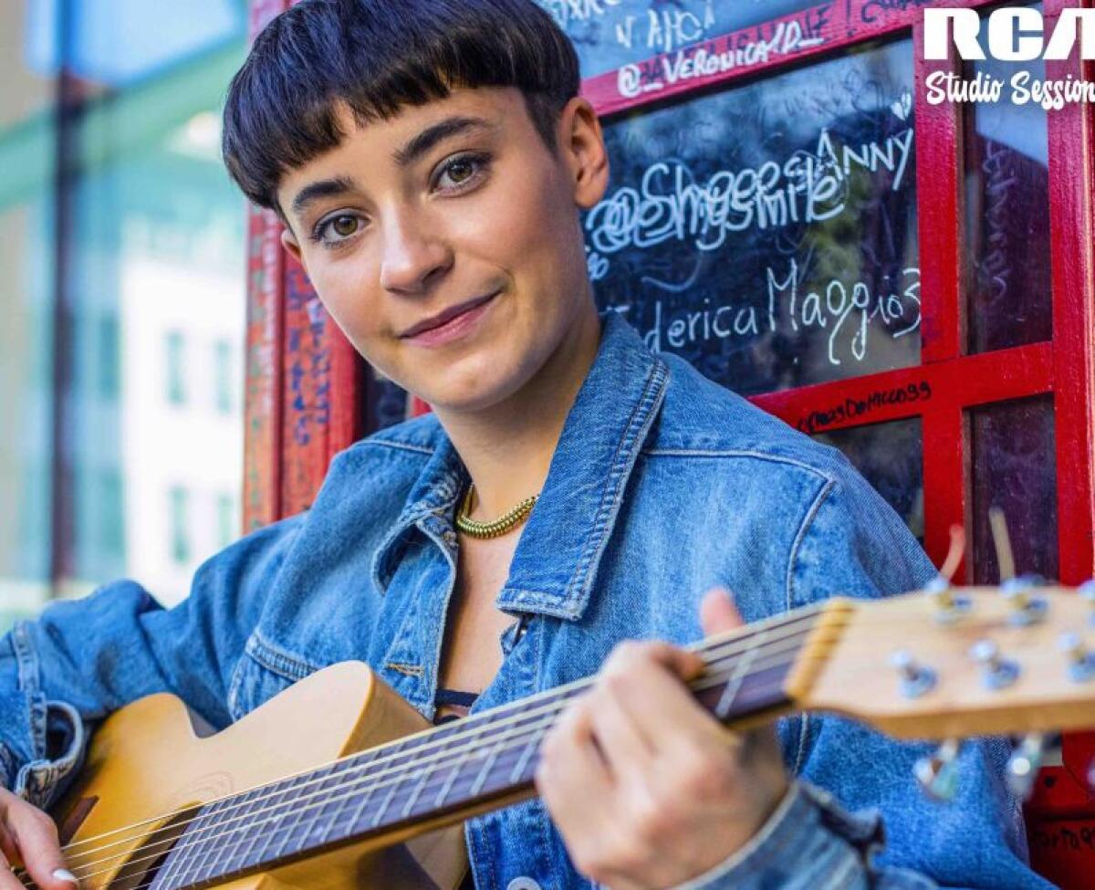 Sofia Tornambene, arriva “Fiori viola” della vincitrice di X Factor - 