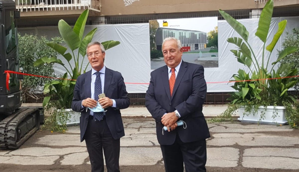 Parte cantiere casa albergo, Franchi: "Sarà spazio all'avanguardia per imprese giovani" - Il presidente di raffineria Francesco Franchi e il sindaco Lucio Greco 