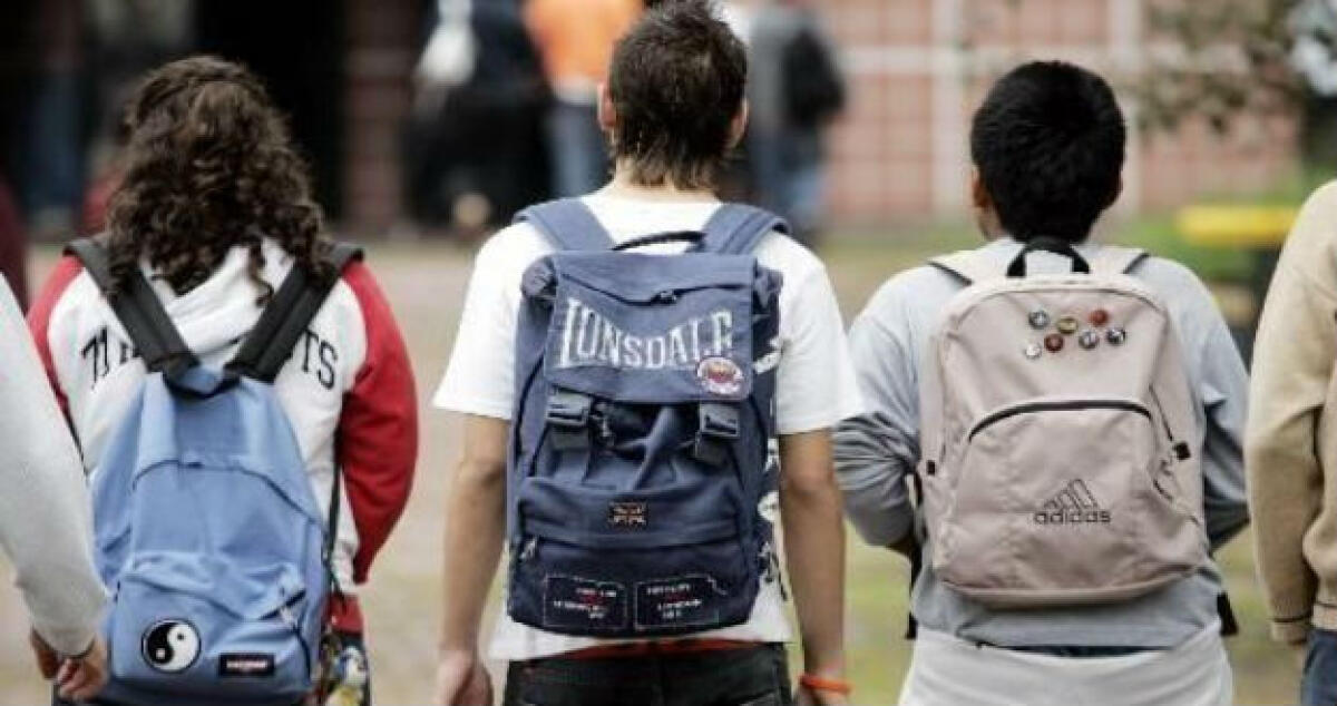 Insegnante "Emiliani Giudici" positiva Covid, tamponi negativi per alunni e contatti - 