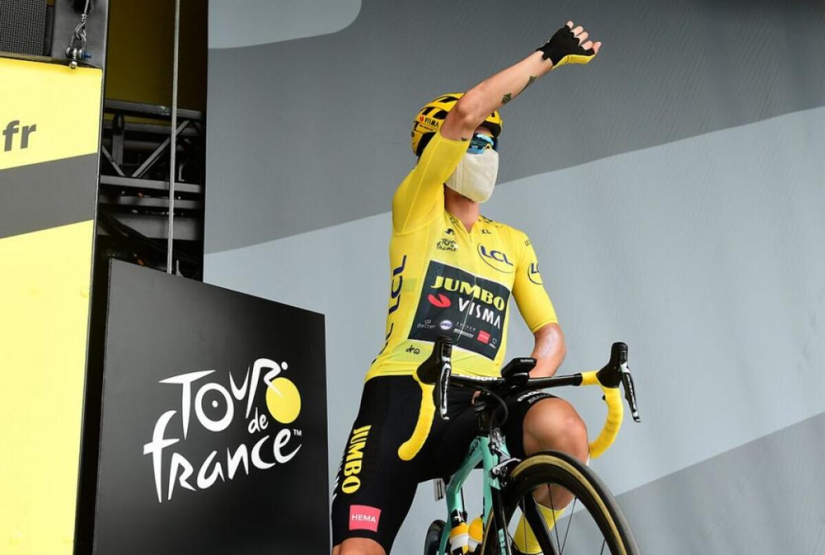 La 13^ tappa del Tour va a Dani Martinez, Roglic allunga in vetta -