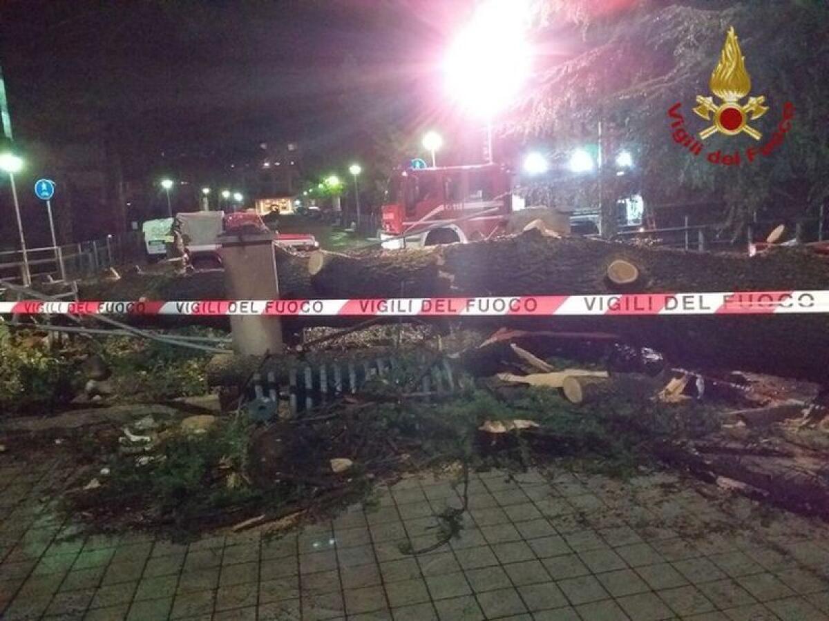 Vigili del fuoco ancora impegnati al nord, 3mila interventi per maltempo - 